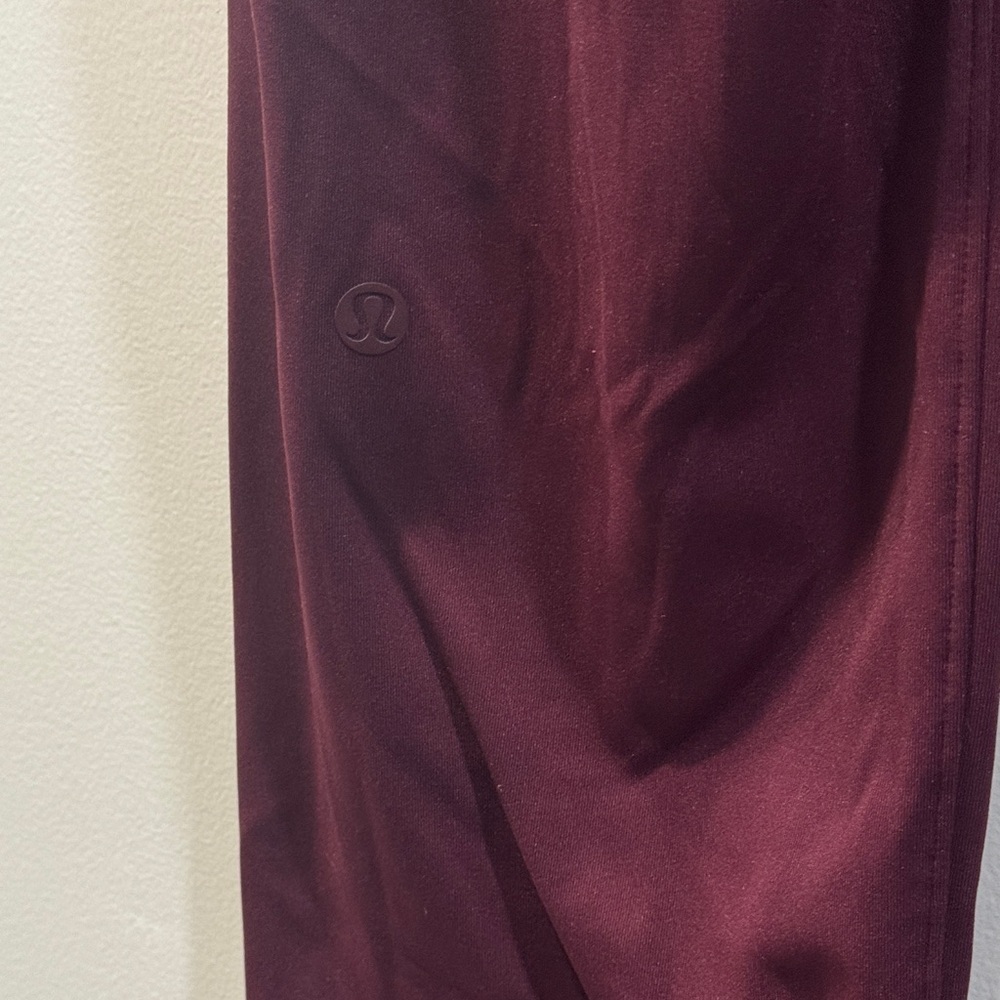 Lululemon On the Fly 7/8 Pant
Dark Adobe - Picture 9 of 11